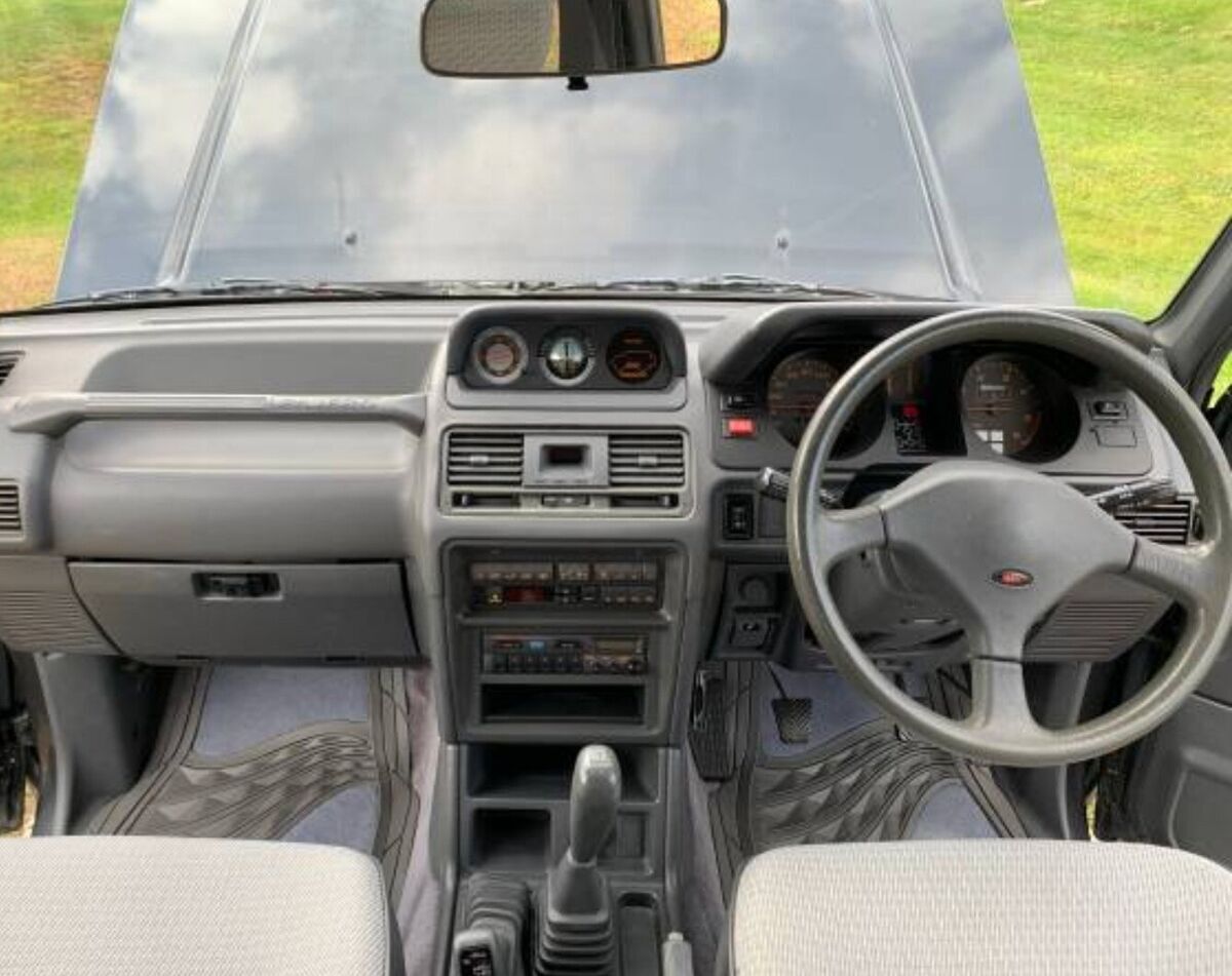 1993 Mitsubishi Pajero Exceed - photo 10