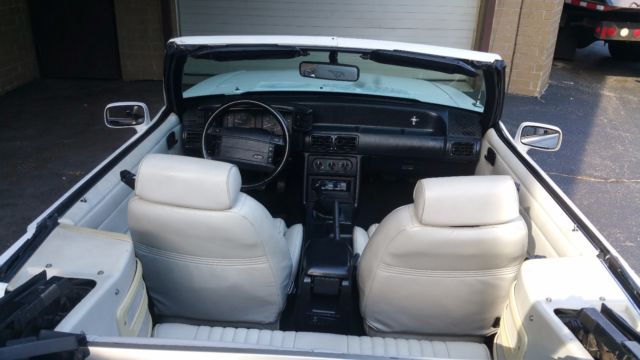1993 Ford Mustang convertible - photo 9