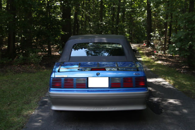 1993 Ford Mustang GT - photo 2