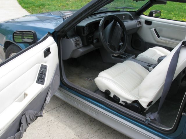 1993 Ford Mustang GT - photo 6