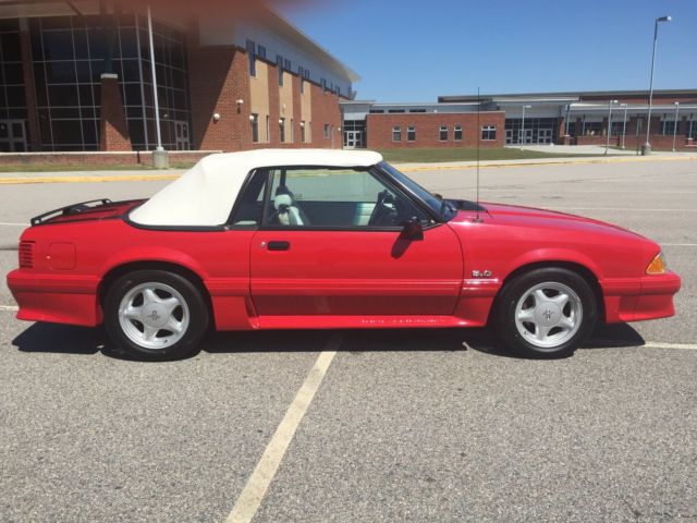 1993 Ford Mustang GT Convertible 26k Original Miles - photo 4