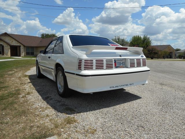 1993 Ford Mustang - photo 3