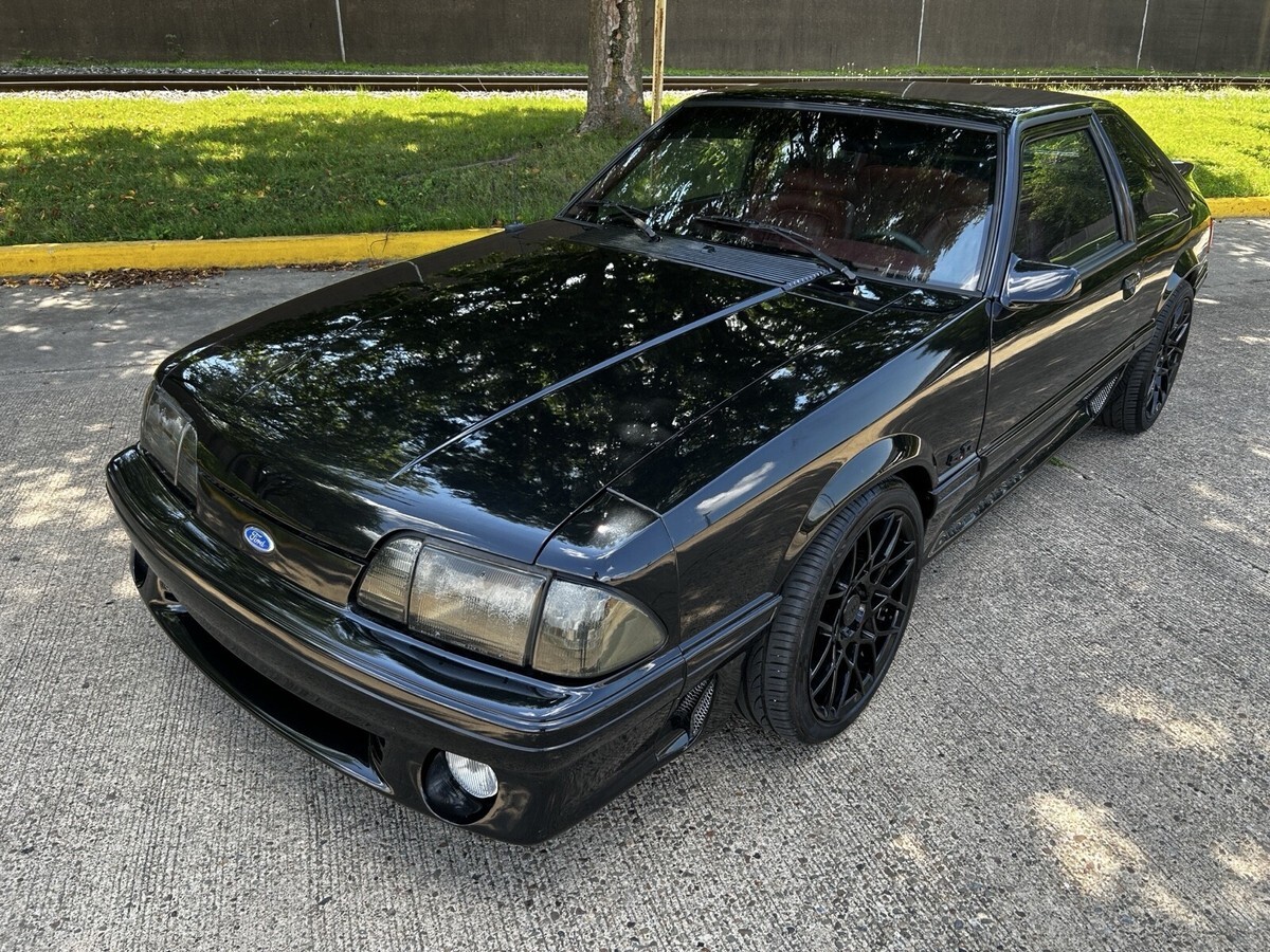 1993 Ford Mustang GT - photo 2