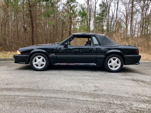 1993 Ford Mustang GT - photo 2