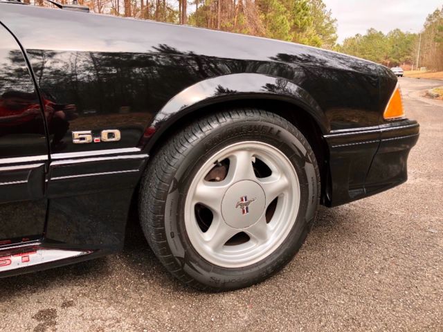 1993 Ford Mustang GT - photo 9