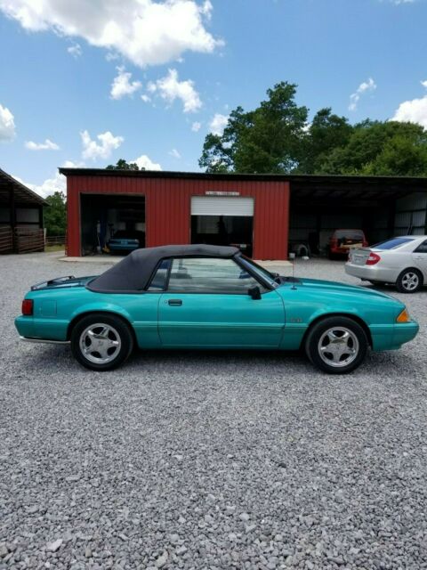 1993 Ford Mustang - photo 2