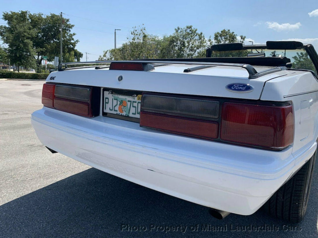 1993 Ford Mustang LX 5.0L Convertible - photo 10