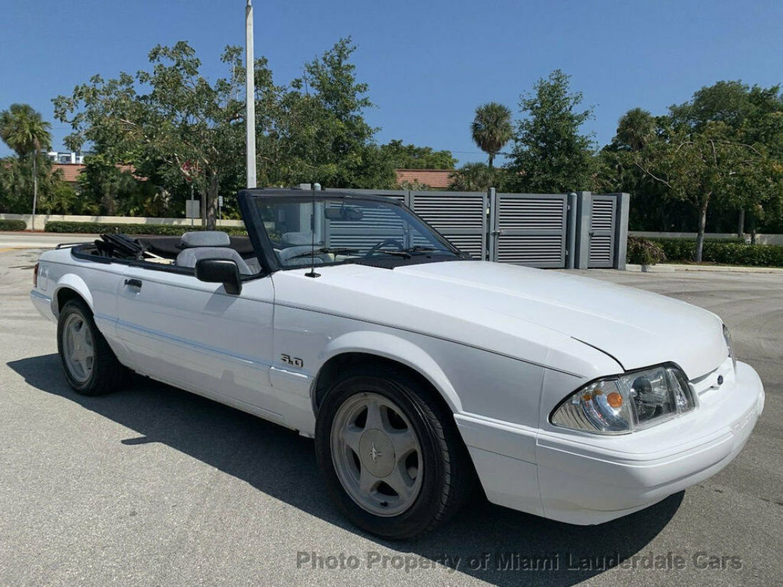 1993 Ford Mustang LX 5.0L Convertible - photo 2