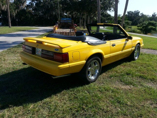1993 Ford Mustang LX Convertible 2-Door - photo 12