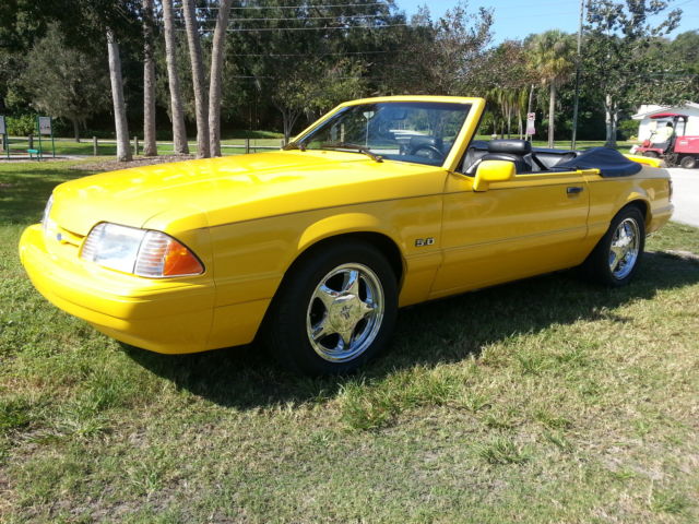 1993 Ford Mustang LX Convertible 2-Door - photo 2