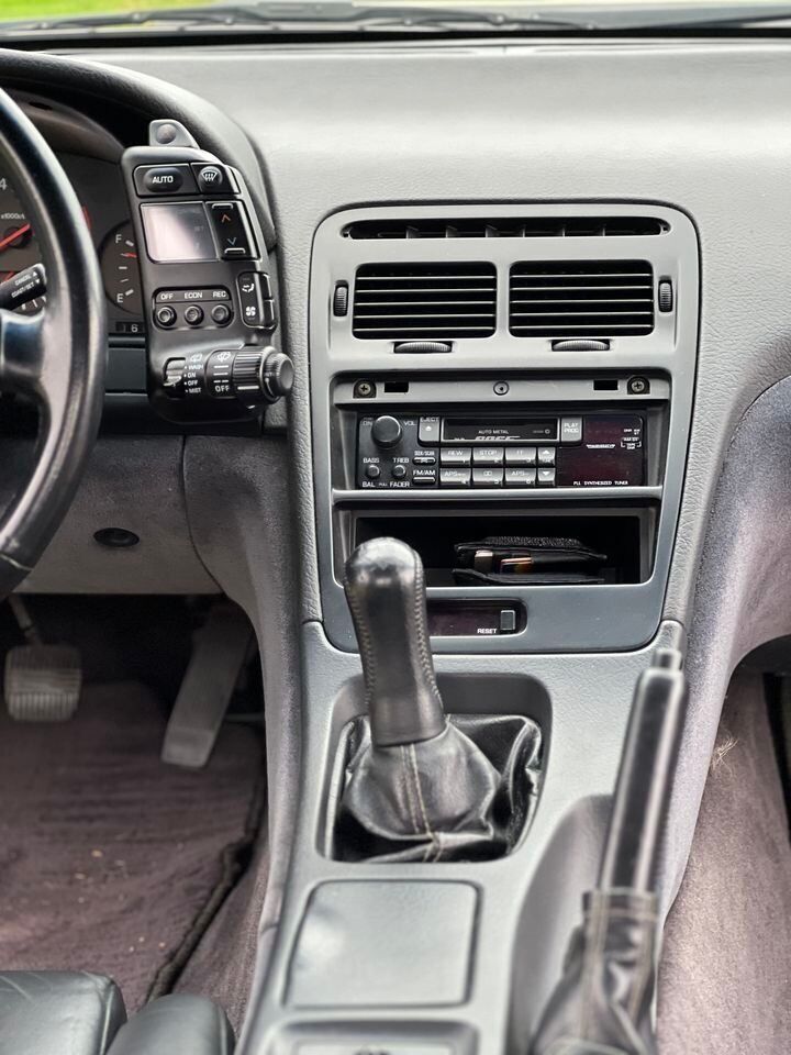 1993 Nissan 300ZX 3.0L V6, garage kept, K&N air cleaner - photo 10