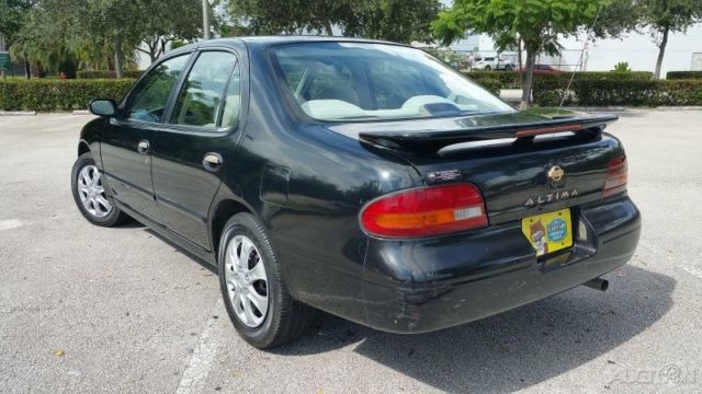 1993 Nissan Altima XE - photo 8