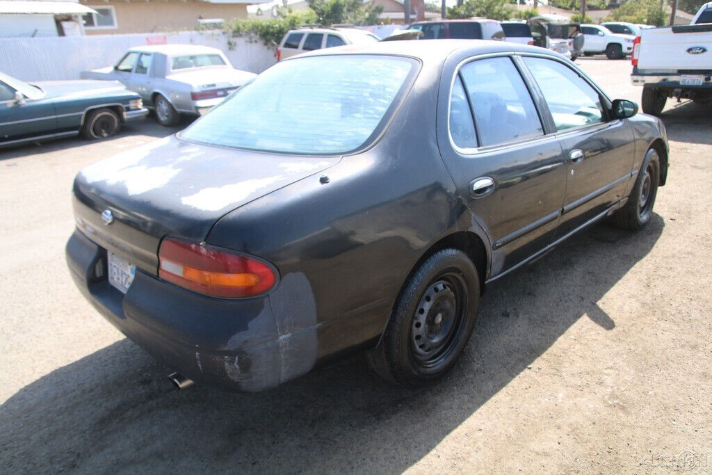 1993 Nissan Altima GXE - photo 6