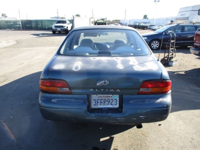 1993 Nissan Altima GXE - photo 4
