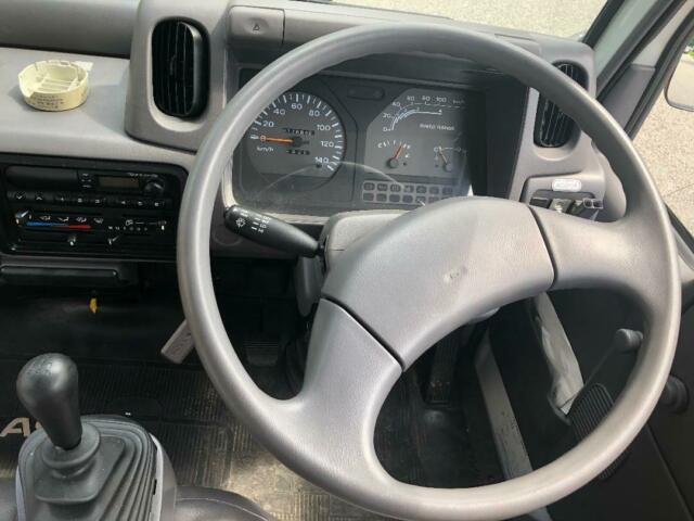 1993 Nissan Other Pickups - photo 2