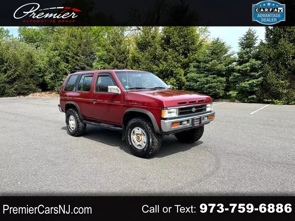 1993 Nissan Pathfinder XE 4-door 4WD