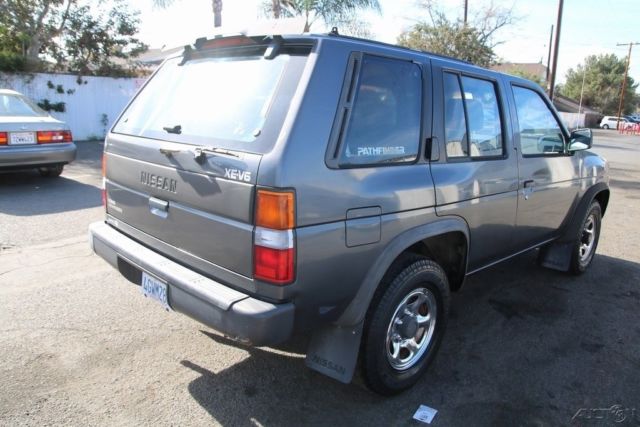 1993 Nissan Pathfinder XE - photo 3
