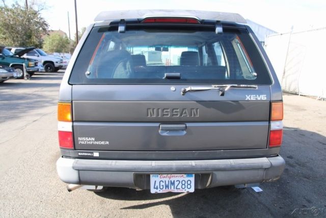 1993 Nissan Pathfinder XE - photo 4