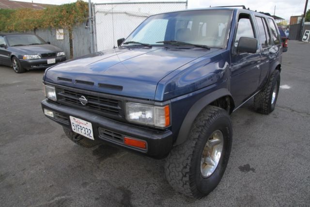 1993 Nissan Pathfinder XE 4WD Manual 6 Cylinder NO RESERVE 1993 Nissan Pathfinder XE 4WD