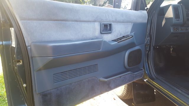 1993 Nissan Pathfinder XE Sport Utility 4-Door - photo 11
