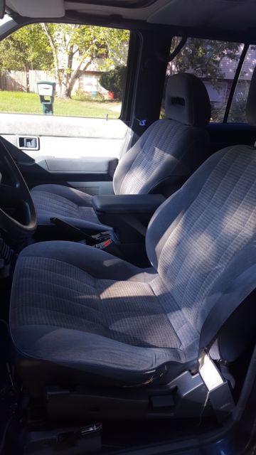 1993 Nissan Pathfinder XE Sport Utility 4-Door - photo 12