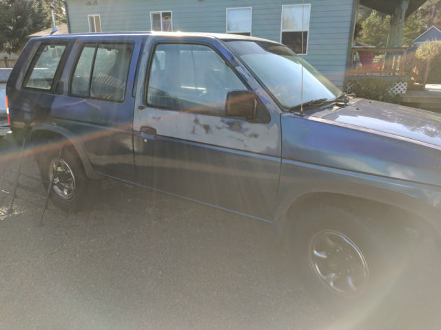 1993 Nissan Pathfinder XE Sport Utility 4-Door - photo 6
