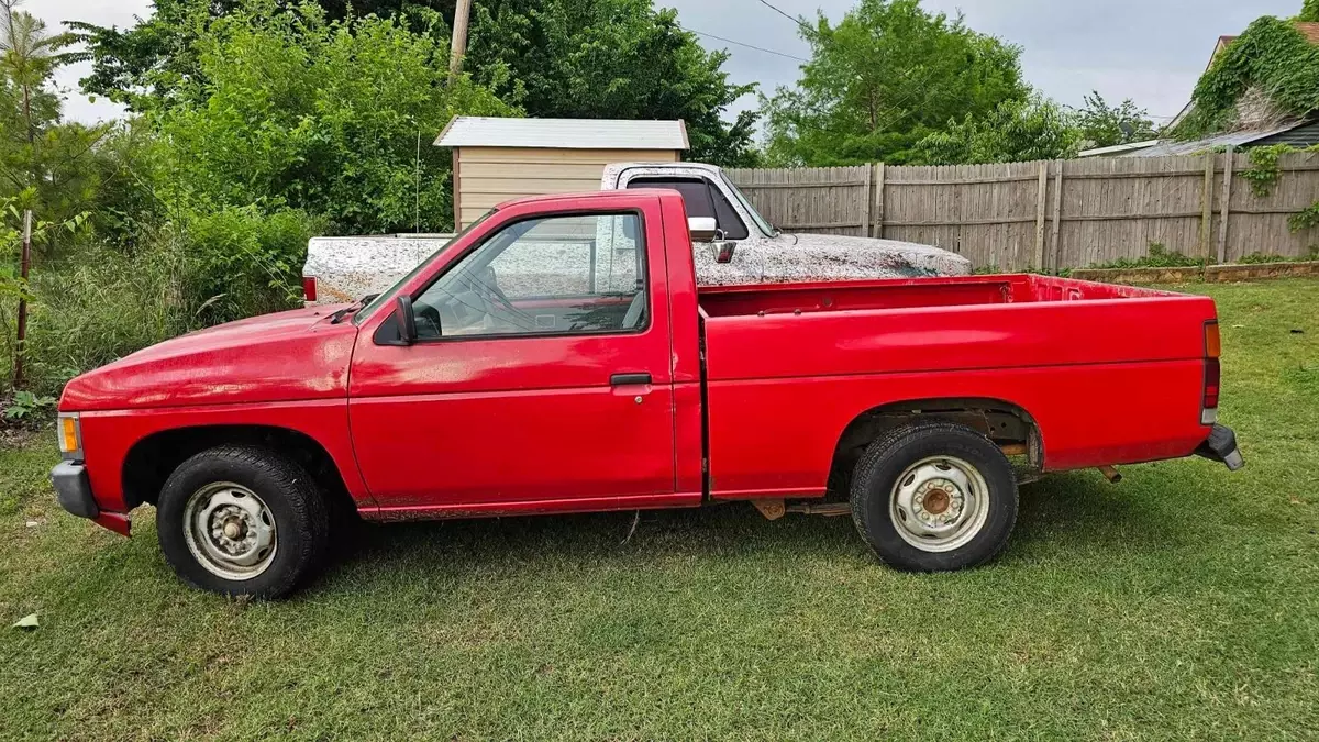 1993 Nissan Pickup in Harrah, Oklaoma (VIN number in description) 1993 Nissan 1/2 Ton Pickup