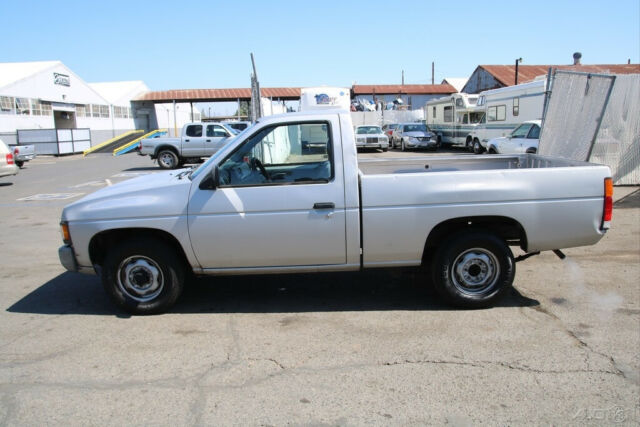 1993 Nissan Other Pickups - photo 2