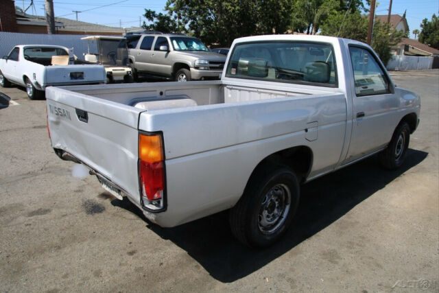 1993 Nissan Other Pickups - photo 4