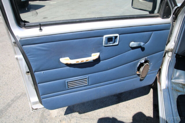 1993 Nissan Other Pickups - photo 8