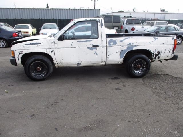 1993 Nissan Other Pickups - photo 2