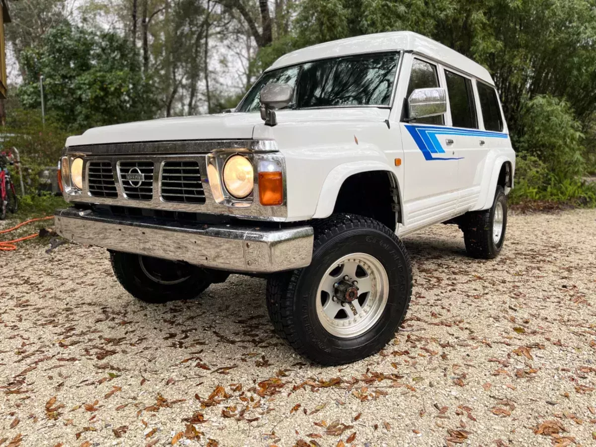 1993 Nissan Safari also Nissan Patrol Diesel 4x4 Barn Doors 1993 Nissan Safari