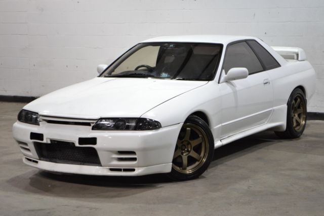 1993 Nissan Skyline 80,800 Miles White coupe RB26 5 speed Manual TE37 RHD JDM 1993 Nissan GT-R