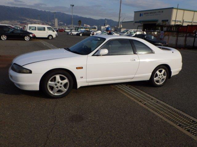 1993 Nissan GT-R - photo 2