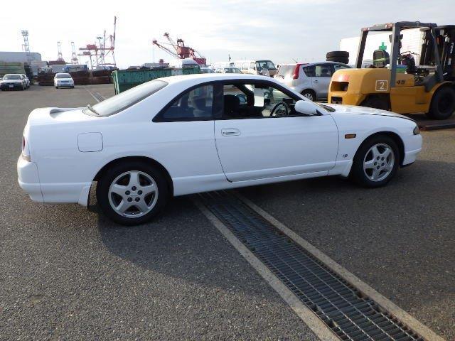 1993 Nissan GT-R - photo 5