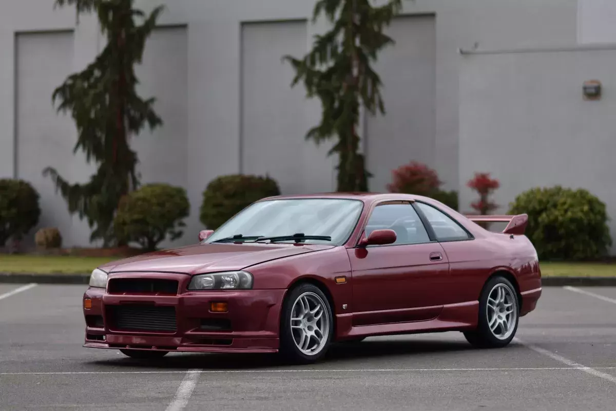 1993 Nissan Skyline R33 GTS-T w/R34 GT-R Front End - 5-Speed 1993 Nissan Skyline