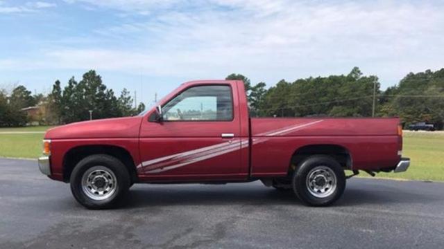 1993 Nissan Other Pickups Base 2dr Standard Cab SB - photo 2