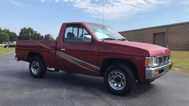 1993 Nissan Other Pickups Base 2dr Standard Cab SB - photo 7