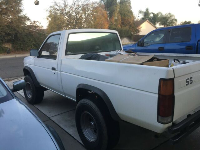 1993 Nissan Other Pickups - photo 3
