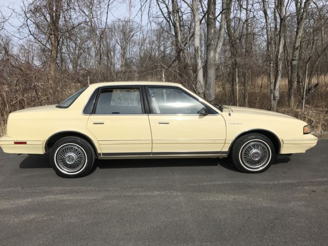 1993 Oldsmobile Ciera S - photo 2