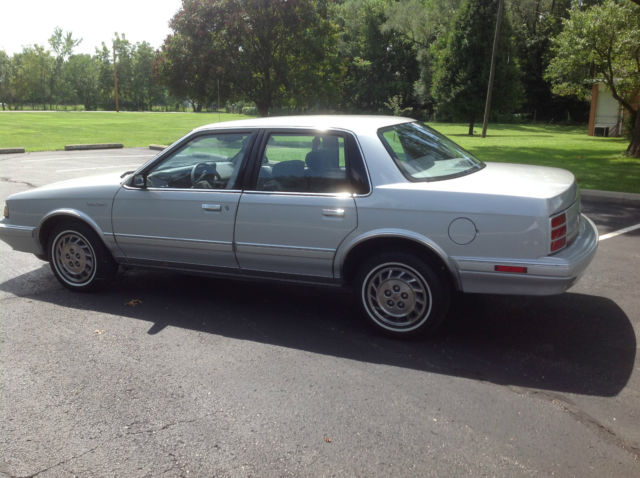 1993 Oldsmobile Ciera - photo 2