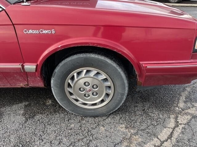 1993 Oldsmobile Cutlass Ciera S - photo 2