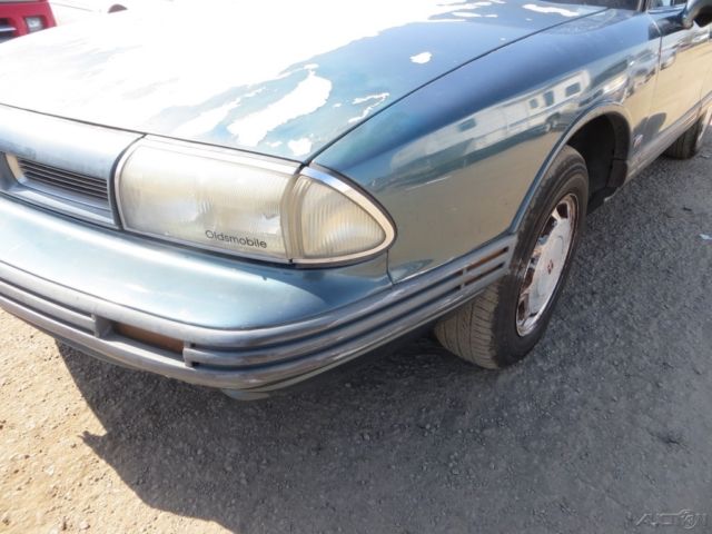 1993 Oldsmobile Eighty-Eight Royale Sedan 4-Door - photo 10