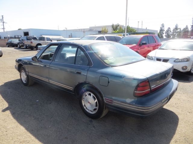 1993 Oldsmobile Eighty-Eight Royale Sedan 4-Door - photo 3