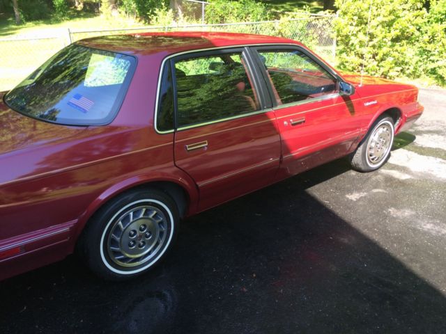 1993 Oldsmobile Oldsmoble Cierra S Maroon - photo 4