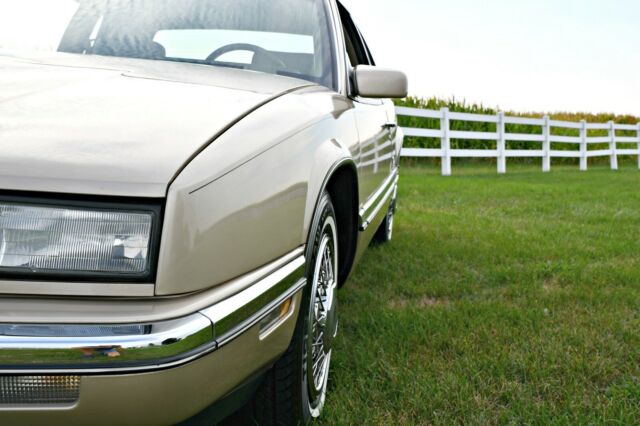 1993 Buick Riviera - photo 5