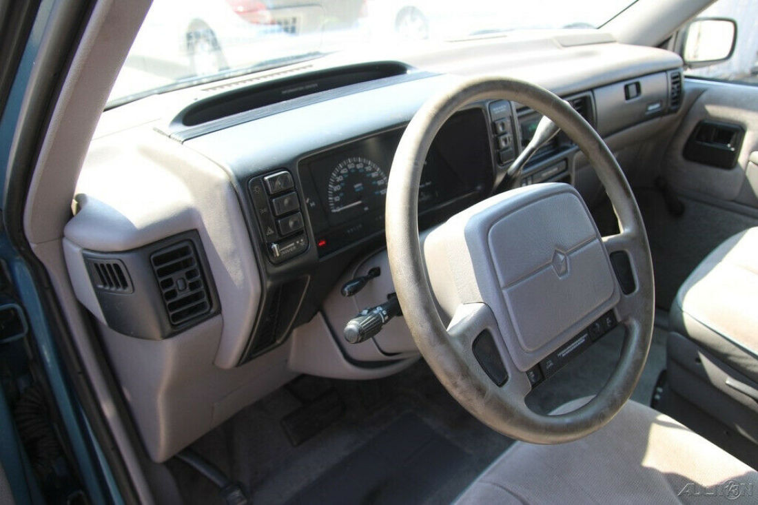 1993 Plymouth Grand Voyager SE - photo 13