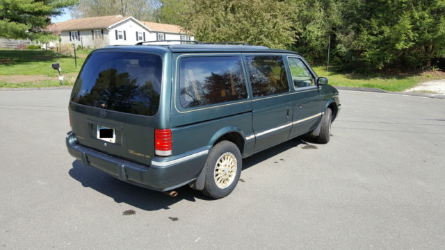 1993 Plymouth Grand Voyager - photo 3