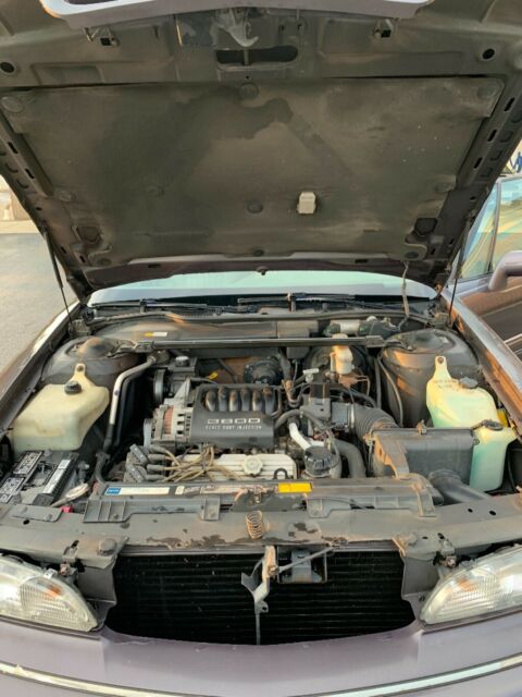 1993 Pontiac Bonneville SE - photo 7