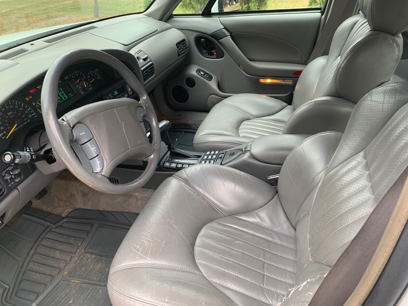 1993 Pontiac Bonneville - photo 11